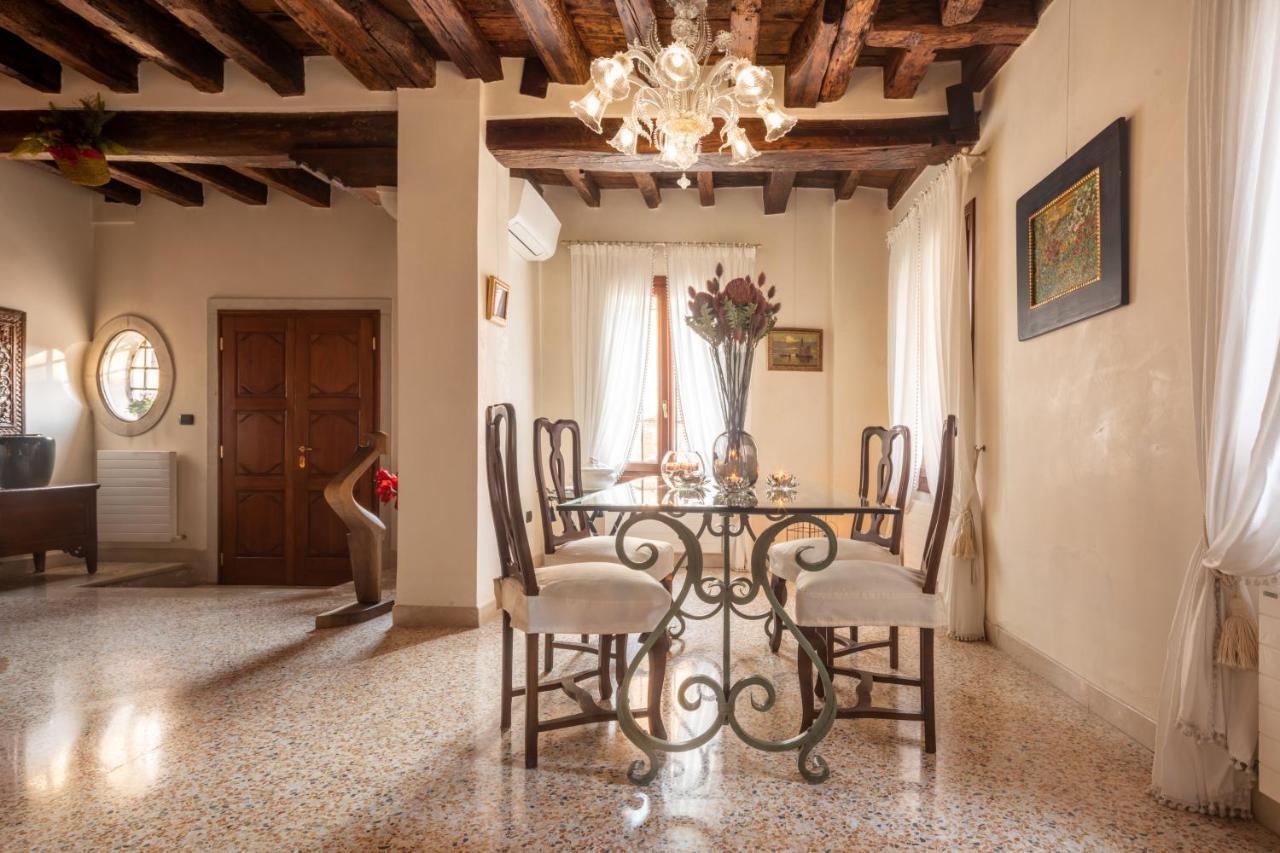 Ferienwohnung Garden Mansion With Private Mooring R&R Venedig Exterior foto