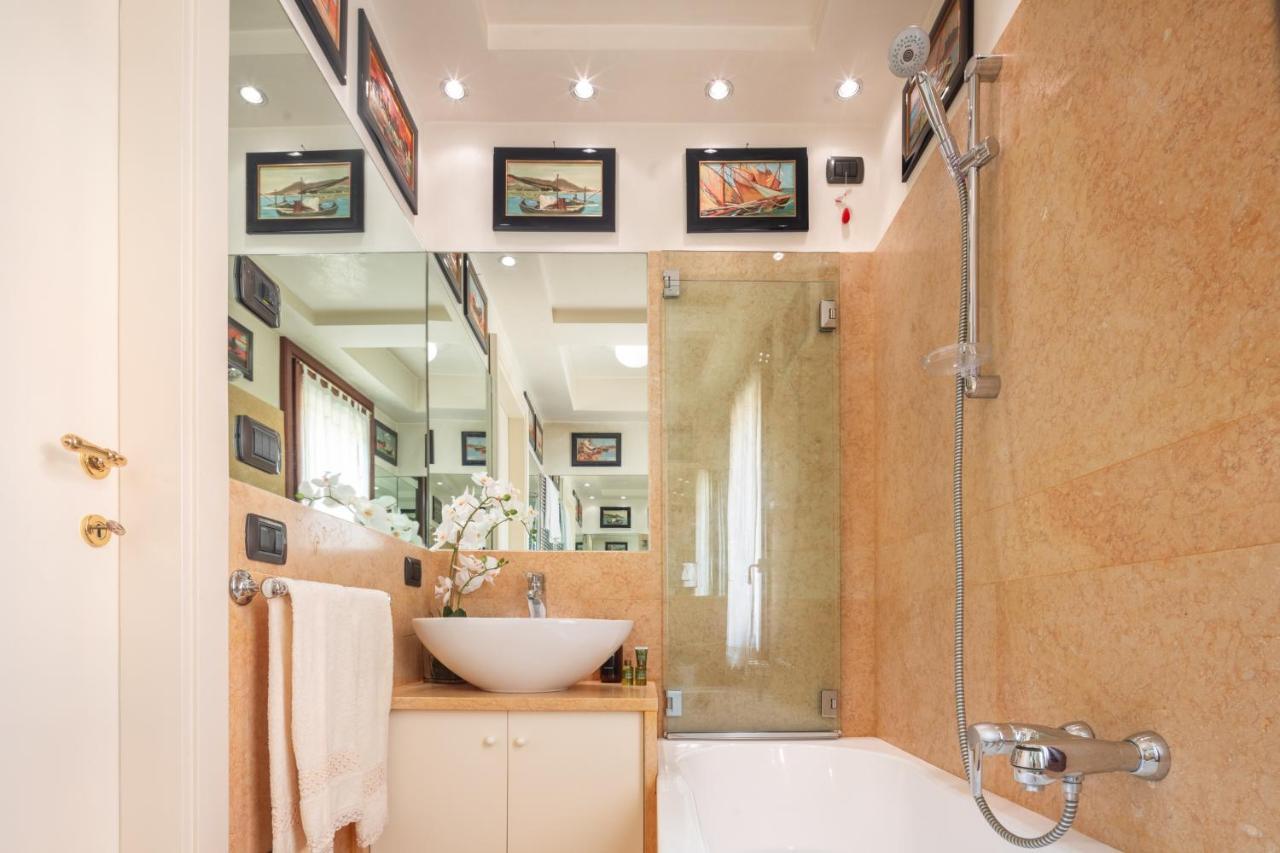 Ferienwohnung Garden Mansion With Private Mooring R&R Venedig Exterior foto
