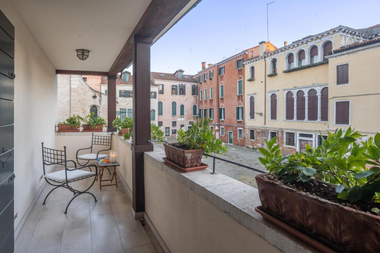 Ferienwohnung Garden Mansion With Private Mooring R&R Venedig Exterior foto